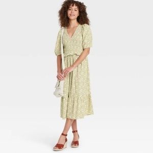 Universal Thread Green Floral Puff Sleeve Midi Dress